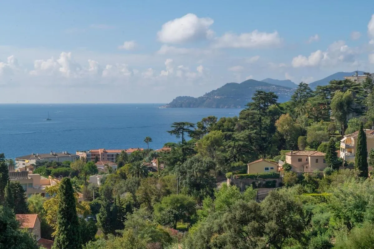 Apartment Riviera Escape - Sea View, Pool & Tennis Cannes France