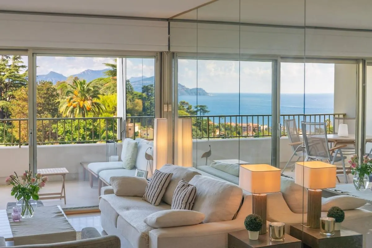 Riviera Escape - Sea View, Pool & Tennis Cannes France