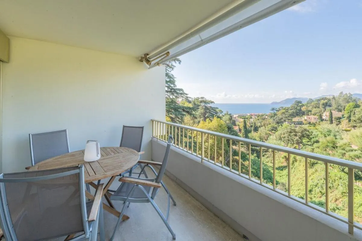 Riviera Escape - Sea View, Pool & Tennis Cannes Apartment