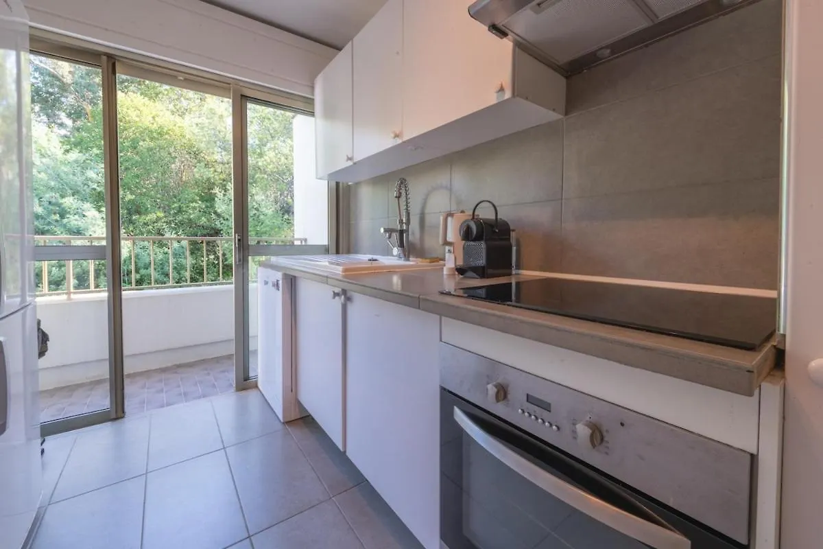 Riviera Escape - Sea View, Pool & Tennis Cannes Apartment