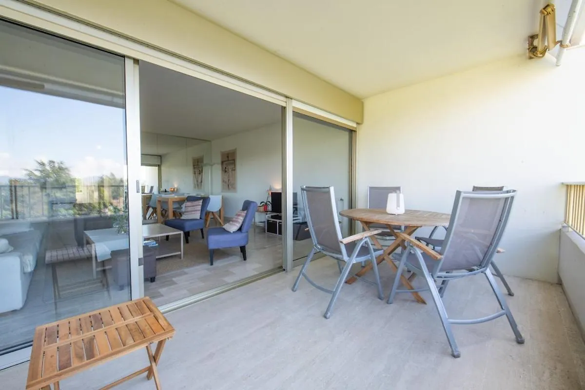 Riviera Escape - Sea View, Pool & Tennis Cannes Apartment