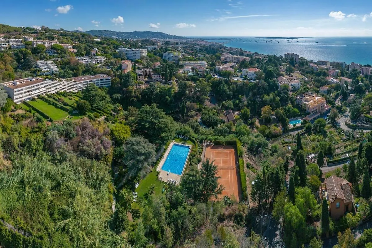 Apartment Riviera Escape - Sea View, Pool & Tennis Cannes France