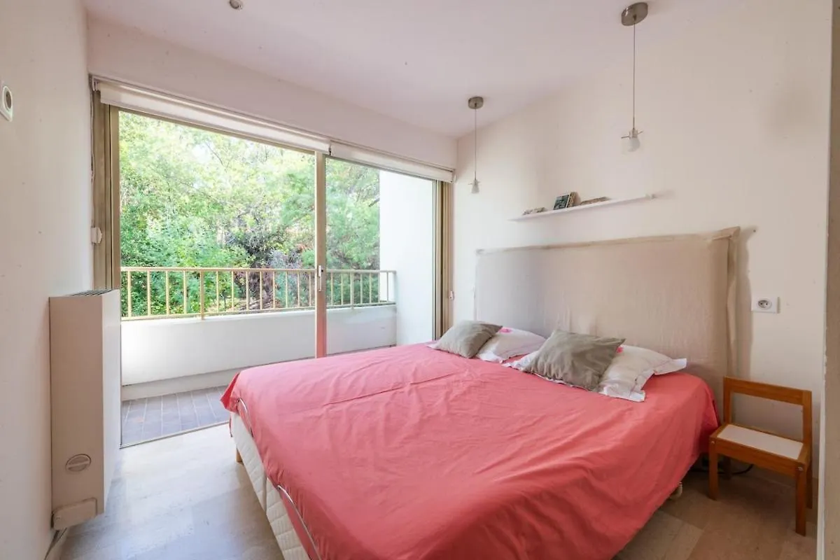 Apartment Riviera Escape - Sea View, Pool & Tennis Cannes